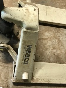 lot 254 image: Wesco 5500 Pound Pallet Jack