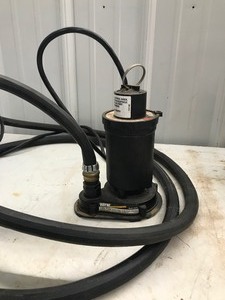 lot 310 image: Wayne Submersible Pump with Hose Model LCU 10  & Little Giant Pump Model 3E-12N