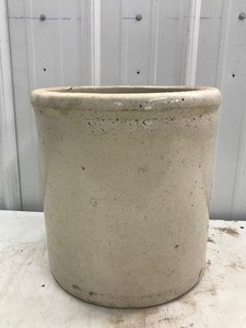 lot 311 image: Vintage Red Wing 5 Gallon Crock