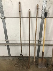 lot 334 image: Rakes, Shovel, Pry Bar and More