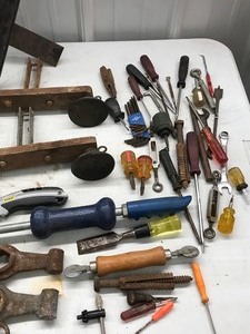 lot 357 image: Lot of Tools