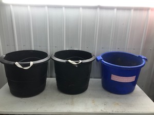 lot 362 image: 3 Buckets with Handles