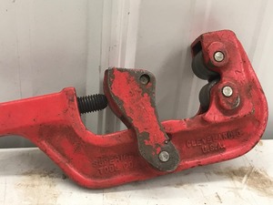 lot 366 image: 18 to 2 Pipe Cutters No. 2 Superior Tool Co. Cleveland, Ohio USA