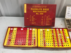 lot 389 image: FlashlightsLantern Bulbs - Specialty Bulbs - Electrical Clips & Insulators - Thimbles