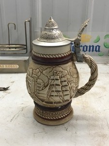lot 506 image: Steins, decoys, Grainbelt items and more