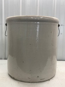 lot 557 image: Vintage Red Wing 20 gal crock with metal handles