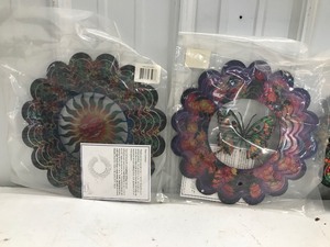 lot 545 image: 4 Eye catching wind spinners