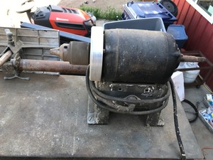 lot 682 image: Electric lathe on stand