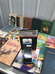 lot 610 image: Lot of children books and more