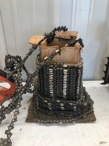 lot 623 image: 3 Chainsaws & Chainsaw Chains - Stihl 031 and 032