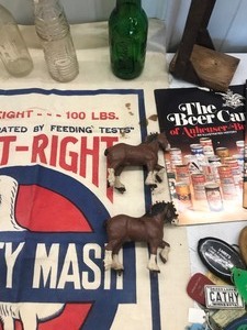 lot 626 image: lot of collectables