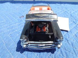 lot 539 image: Franklin Mint 1957 Chevrolet Belair Convertible