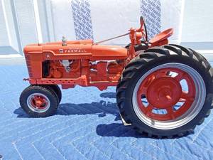 lot 543 image: Franklin Mint Farmall Model H die cast tractor