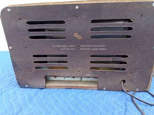 lot 536 image: Crosley American Overseas radio