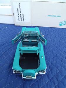 lot 532 image: Danbury mint 1958 Chevrolet Impala Convertible die cast model