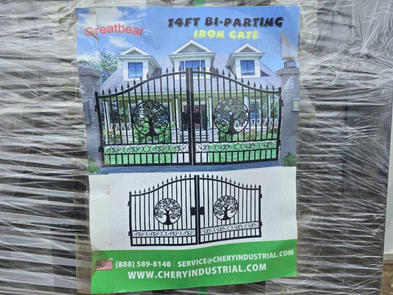 lot 23 image: Great Bear Iron Gate Set 14  Tree Scene