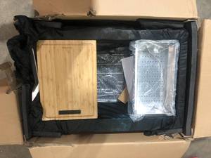 Glacier Bay Zero Radius 33 in. Apron-Front Single Bowl 18 Gauge Stainless Steel Kitchen Sink with Accessories Damaged    Customer Returns See Pictures