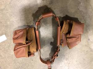 McGuire-Nicholas Masters 52.5 in. Brown Leather Rig (2-Bag)  Customer Returns See Pictures