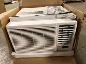 LG 12,000 BTU 230208-Volt Window Air Conditioner LW1221HRSM Cools 550 Sq. Ft. with Cool and Heat, Wi-Fi Enabled  Customer Returns See Pictures