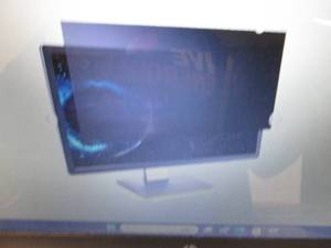 lot 20 image: Staples Privacy Filter for Monitor,...