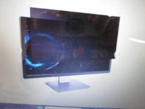 lot 21 image: Staples Privacy Filter for Monitor,...