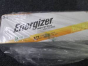 lot 26 image: Energizer D Batteries...