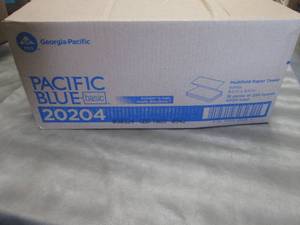 lot 78 image: Pacific Blue Basic Multifold Paper ...