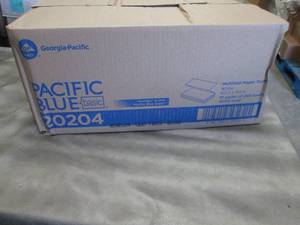 lot 79 image: Pacific Blue Basic Multifold Paper ...