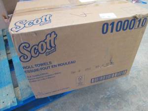lot 111 image: Scott 01000 Hard Roll Towels, 1.5 ...