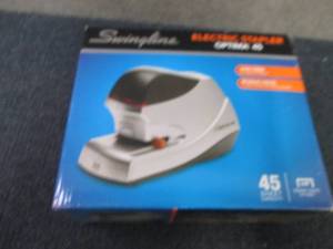 lot 123 image: Swingline Optima 45 Electric Staple...