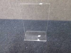 lot 152 image: Box of 4x6 Acrylic Standup Frames...