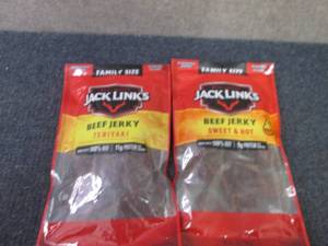 lot 282 image: 2- 10 oz Jack Links Assorted Beef J...
