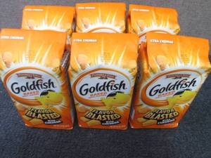 lot 326 image: 6- 6.6 oz Baked Goldfish Xtra Chedd...