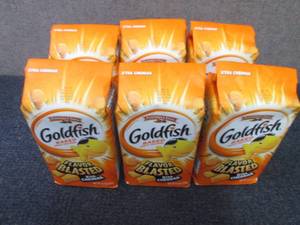 lot 327 image: 6- 6.6 oz Baked Goldfish Xtra Chedd...