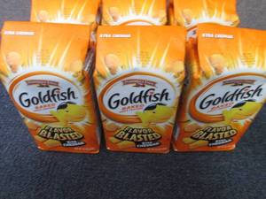 lot 328 image: 6- 6.6 oz Baked Goldfish Xtra Chedd...