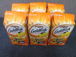 lot 329 image: 6- 6.6 oz Baked Goldfish Xtra Chedd...