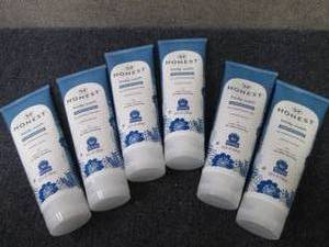 lot 339 image: 6- 8 oz Soothing Therapy Honest Bod...