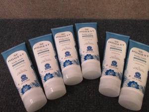 lot 342 image: 6- 8 oz Soothing Therapy Honest Bod...