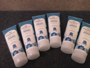 lot 343 image: 6- 8 oz Soothing Therapy Honest Bod...