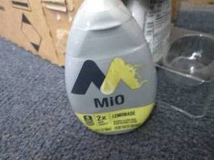 lot 375 image: 8- 3.24 oz MIO Lemonade...