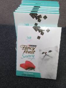 lot 384 image: 10 - 3oz Fancy Feast Savory Craving...