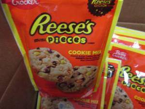 lot 393 image: 12- 11.9  oz Betty Crocker Reesess...