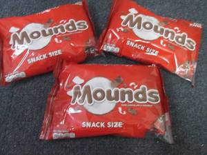 lot 428 image: 3- 11.3 oz Bags Mounds Snack Size...