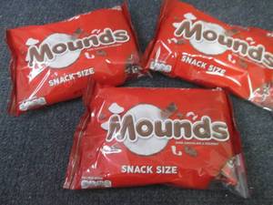 lot 429 image: 3- 11.3 oz Bags Mounds Snack Size...