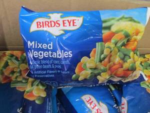 lot 431 image: Case of 12- 16 oz FROZEN Birds Eye ...