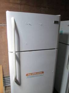 lot 472 image: Frigidaire RefrigeratorFreezer...