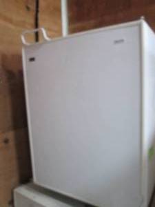lot 474 image: Small Kenmore Refrigerator...
