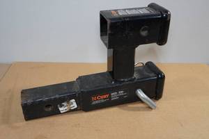 lot 216 image: Curt Hitch Adapter