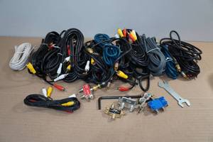 lot 223 image: Assorted Cords