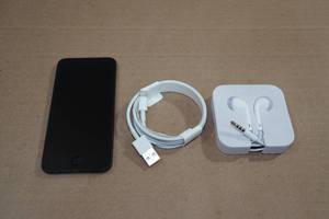 lot 19 image: Apple iPod Touch 7th Generation 32GB